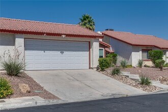 5231 Dickens Dr in Las Vegas, NV - Building Photo - Building Photo