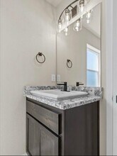 7858 28th St in White City, OR - Building Photo - Building Photo