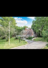 2421 Airport Dr in Columbus, OH - Building Photo - Building Photo