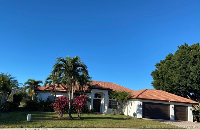 property at 1920 S Club Dr