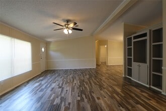 16446 N Emerson Cir in Conroe, TX - Building Photo - Building Photo