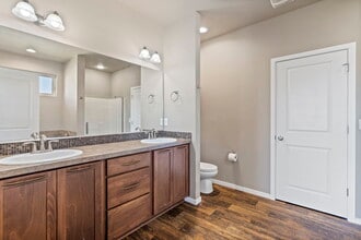910 W Chaperon Peak Dr in Spokane, WA - Building Photo - Building Photo