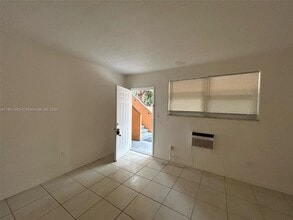 1590 NE 125th Terrace in North Miami, FL - Building Photo - Building Photo