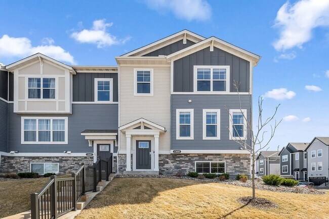 13685 Marsh View Blvd in Rogers, MN - Building Photo - Building Photo