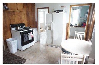 34 Newcastle Rd in Boston, MA - Building Photo - Building Photo