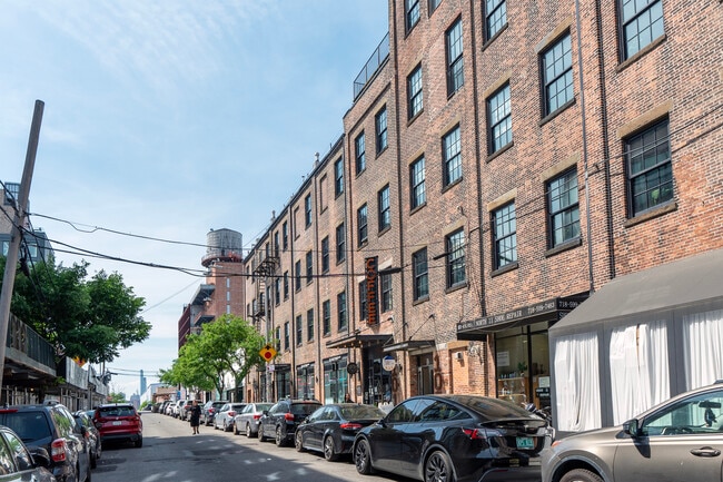 101 N 10th St in Brooklyn, NY - Building Photo - Primary Photo