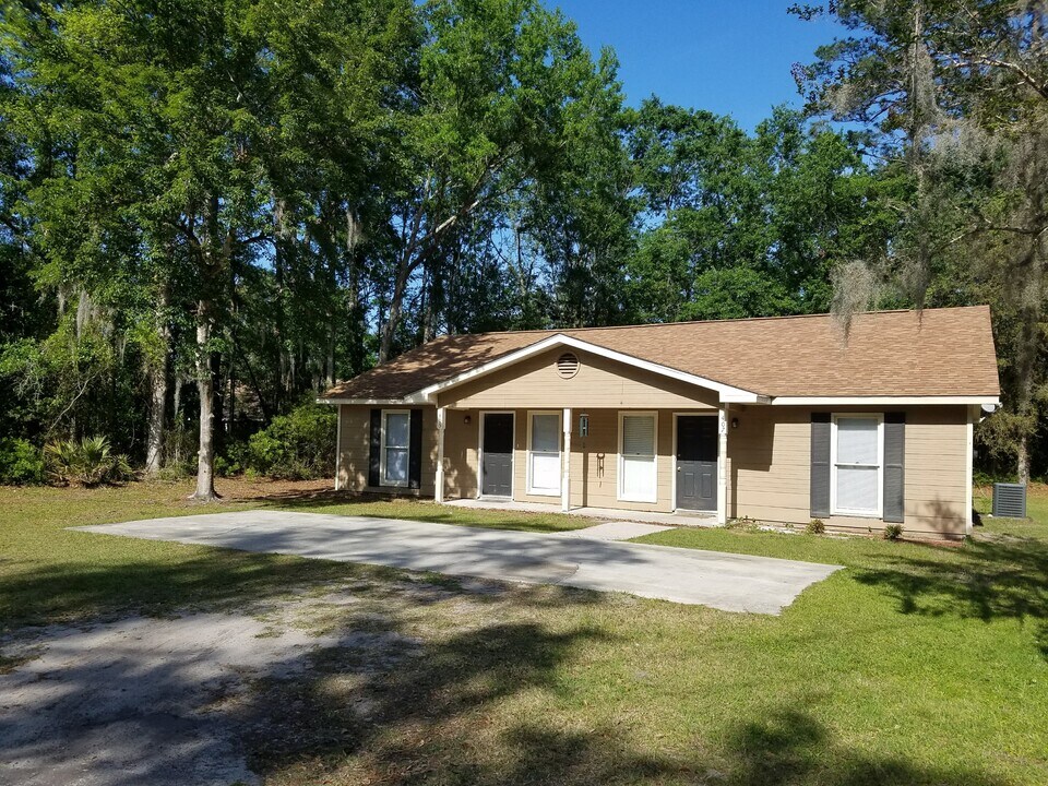 407 S East St in Kingsland, GA - Building Photo