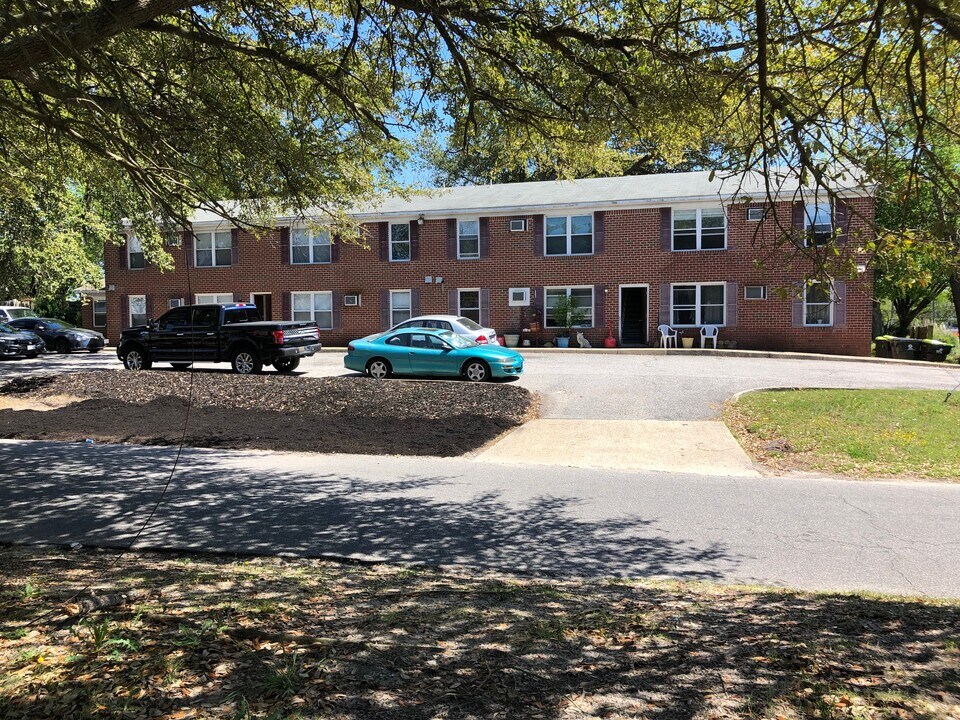 1600 Kingston Ave in Norfolk, VA - Foto de edificio