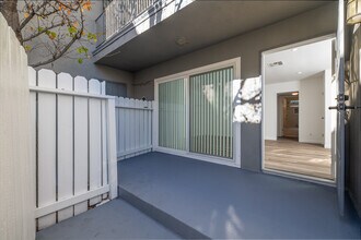 5917 Buffalo Ave in Van Nuys, CA - Building Photo - Interior Photo