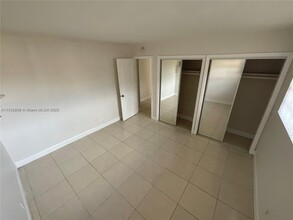 11625 Canal Dr in Miami, FL - Building Photo - Building Photo