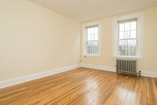 276 Chestnut Hill Ave, Unit 12 Apartamentos