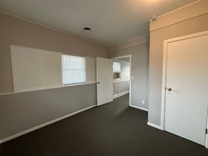 1441 W Macon St in Decatur, IL - Building Photo - Building Photo