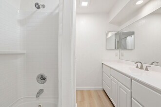 1910 N Floyd Rd, Unit 1912 in Richardson, TX - Building Photo - Building Photo