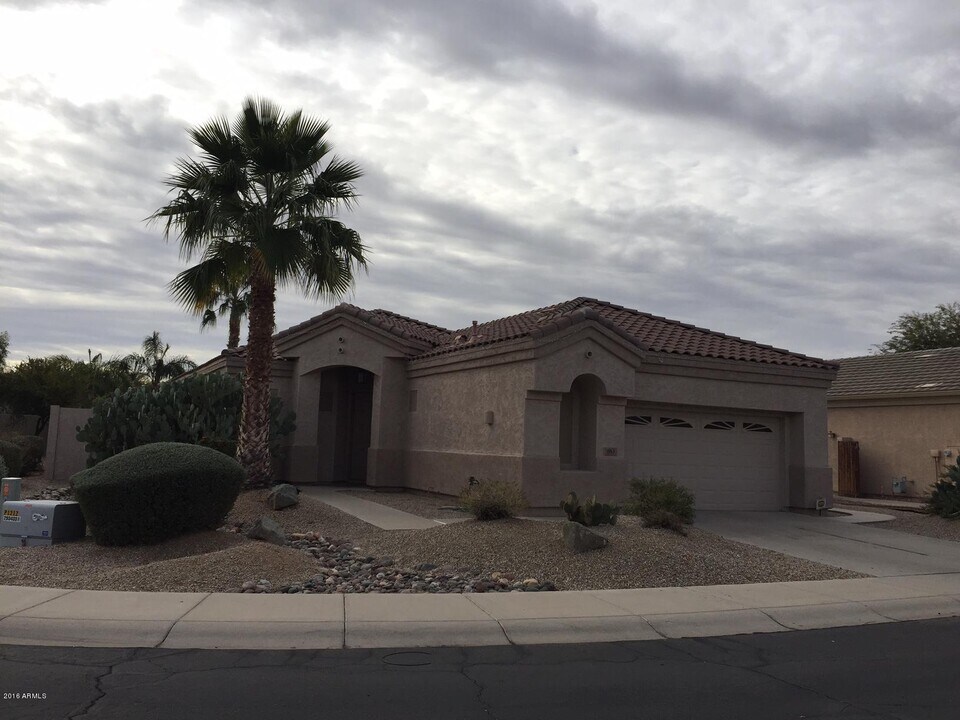 853 W Raven Dr in Chandler, AZ - Building Photo