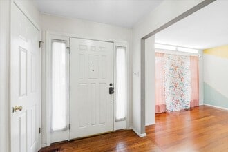 208 Kylewood Ct in Ballwin, MO - Building Photo - Building Photo