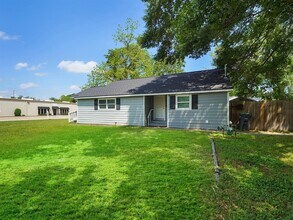 111 Holderrieth Blvd in Tomball, TX - Building Photo - Building Photo