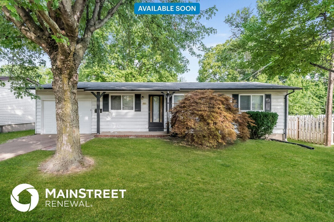 301 Imperial Dr in Hazelwood, MO - Building Photo