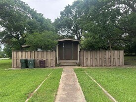 4723 N Loy Lake Rd in Sherman, TX - Building Photo