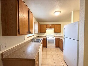 886 Curtis Ave in Fayetteville, AR - Building Photo - Building Photo