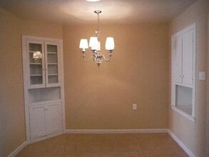 709 W Malone St in Hanford, CA - Building Photo - Building Photo