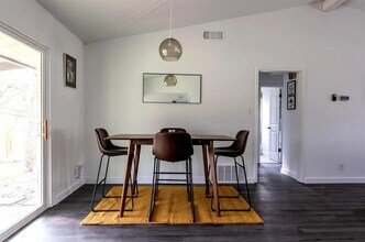 9715 Dallum Dr in Austin, TX - Building Photo - Building Photo