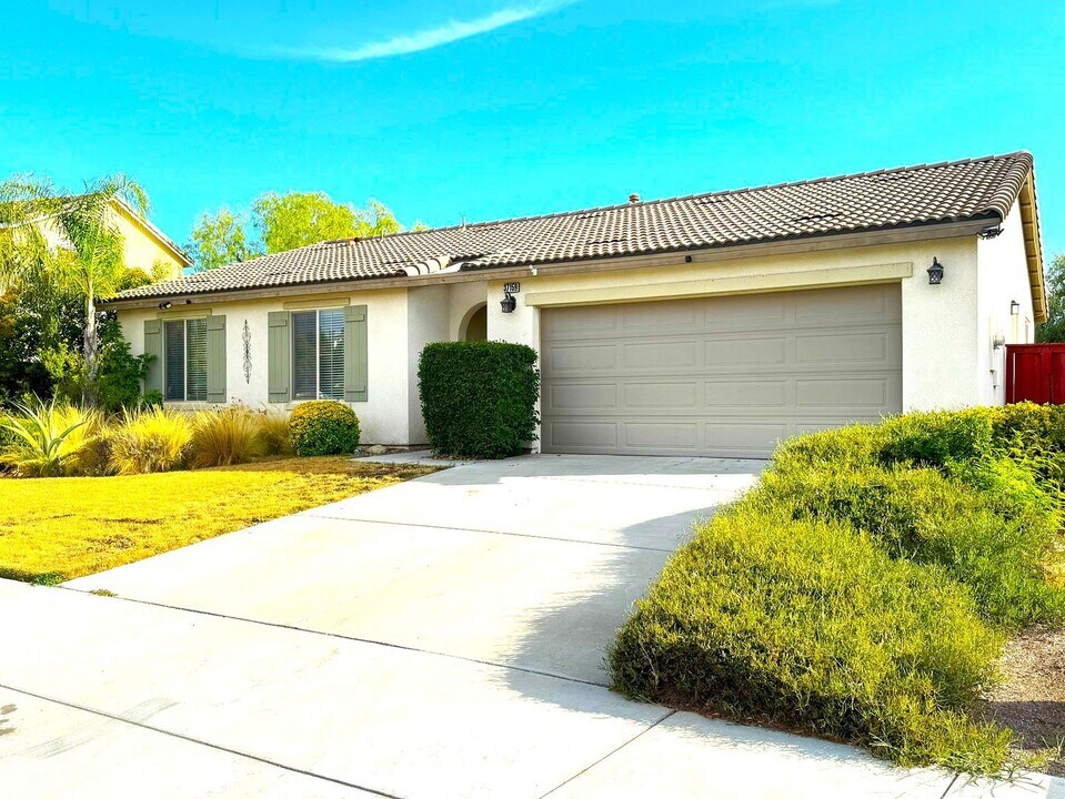 37159 Gallery Ln in Beaumont, CA - Building Photo