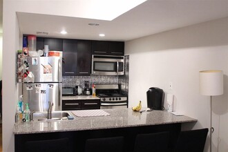 308 Monroe St in Hoboken, NJ - Building Photo - Building Photo