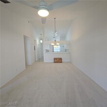 126 Pebble Shores Dr in Naples, FL - Building Photo - Building Photo