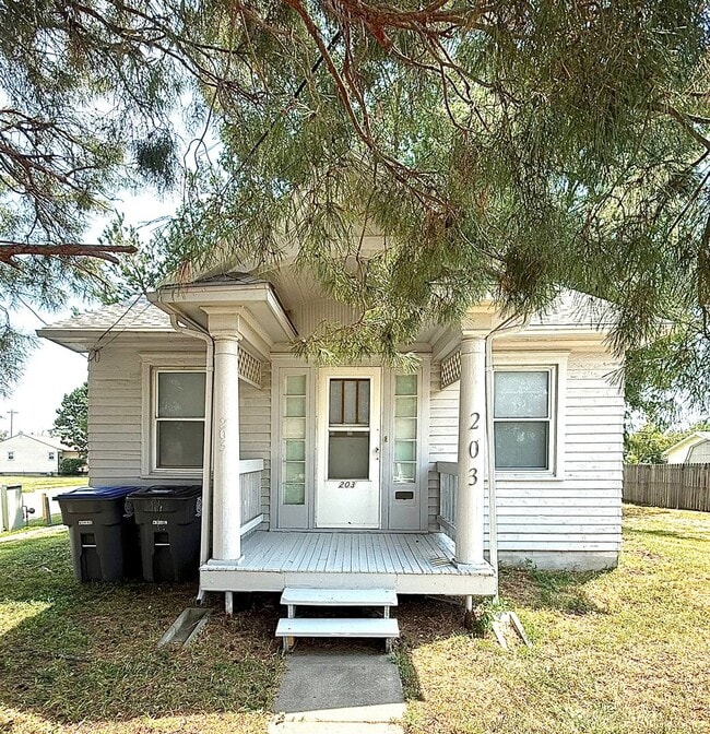property at 203 S 35th St