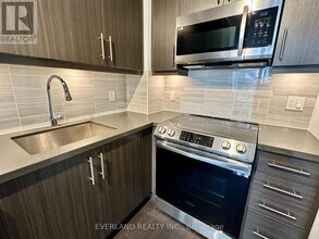 105 Oneida Crescent in Richmond Hill, ON - Building Photo - Building Photo