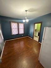 623 S 33rd St, Unit #2 in Omaha, NE - Foto de edificio - Building Photo