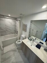 505 W 76th St, Unit B8 in Hialeah, FL - Building Photo - Building Photo