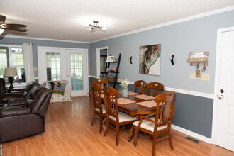 122 Friar Tuck Ave in Warner Robins, GA - Building Photo - Building Photo