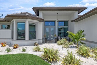 3106 SW 22nd Ave in Cape Coral, FL - Building Photo - Building Photo