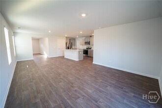 102 Painted Lady Lp in Savannah, GA - Building Photo - Building Photo