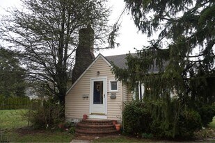 101 W Meyran Ave in Somers Point, NJ - Building Photo