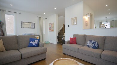 7155-7155 Magistrate Terrace in Mississauga, ON - Building Photo - Building Photo