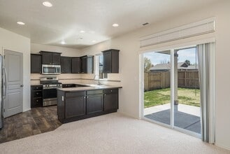 3616 SW Pumice Stone Ave in Redmond, OR - Building Photo - Building Photo