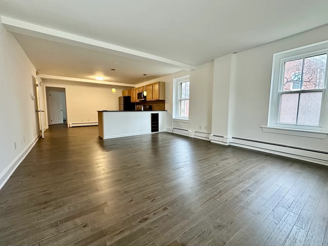 420 W Chestnut St, Unit 2B, Unit 2B