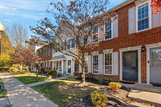 13 Gregory Ln in Franklin Township, NJ - Building Photo - Building Photo