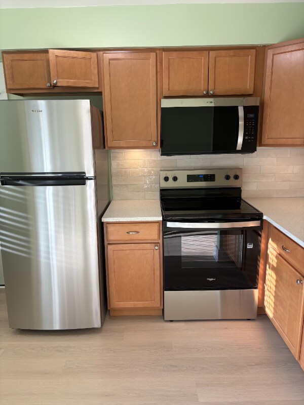 235 Washington Square in Elk Grove Village, IL - Building Photo - Building Photo