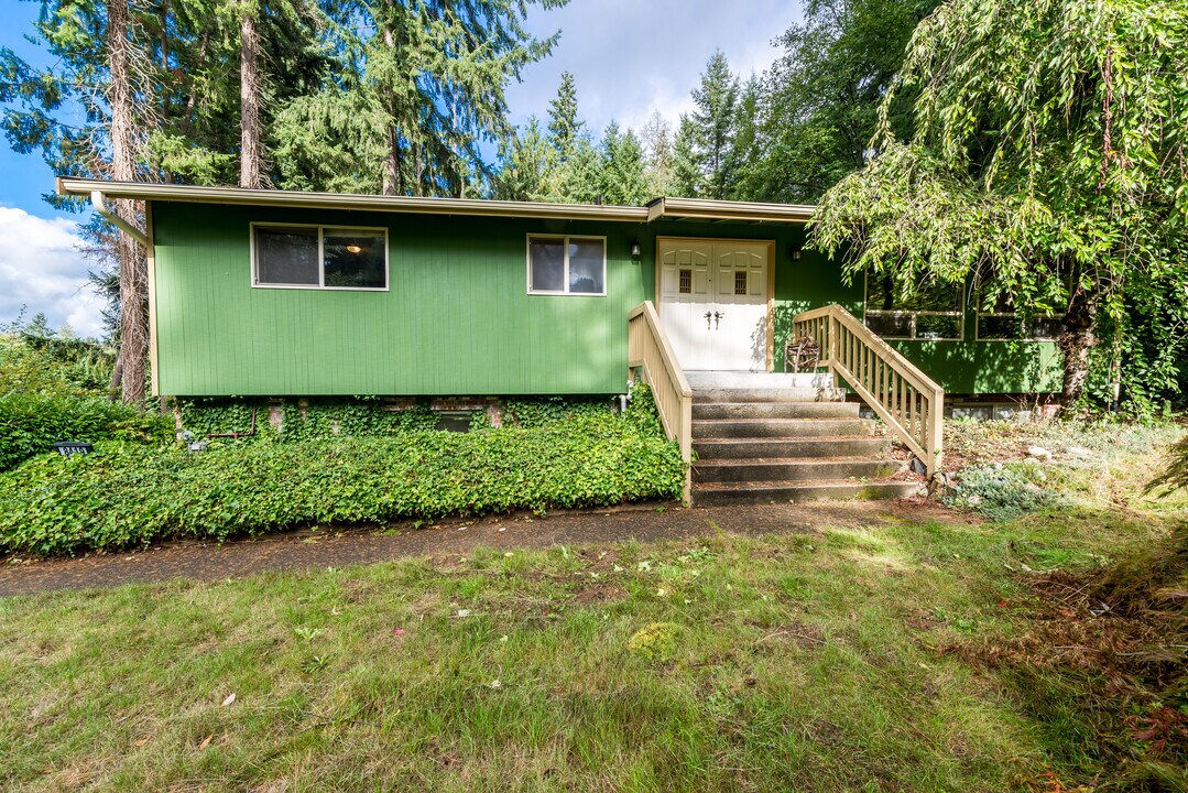 8419 121st St E in Puyallup, WA - Building Photo