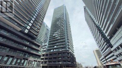 110 Broadway Ave in Toronto, ON - Building Photo - Building Photo