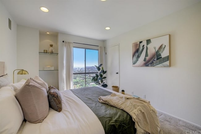 688 Vallejo Villas in Los Angeles, CA - Building Photo - Building Photo