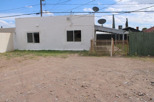 property at 3014 Richmond Ave