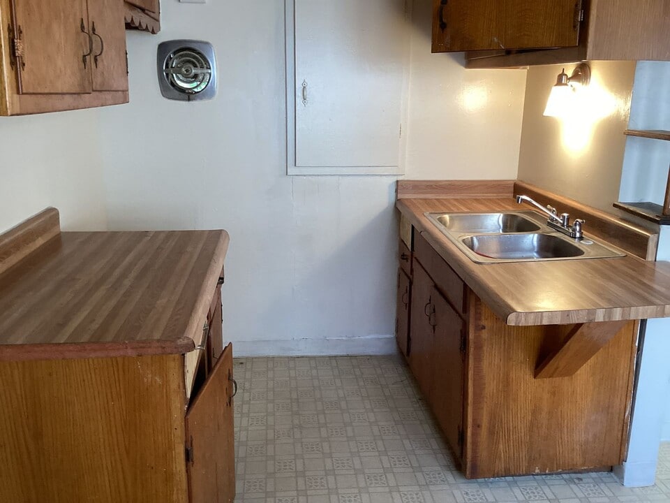 2525 N 58th St in Milwaukee, WI - Building Photo