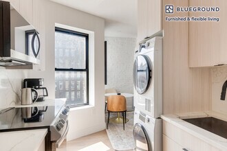 6 Avenue B in New York, NY - Building Photo - Building Photo