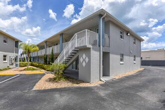 436 Auburn Dr, Unit 203 in Daytona Beach, FL - Building Photo - Building Photo