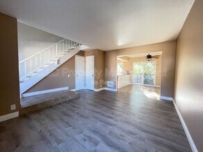 8075 Caminito de Pizza in San Diego, CA - Building Photo - Building Photo