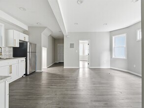 23 Bayview Ave in Jersey City, NJ - Building Photo - Building Photo